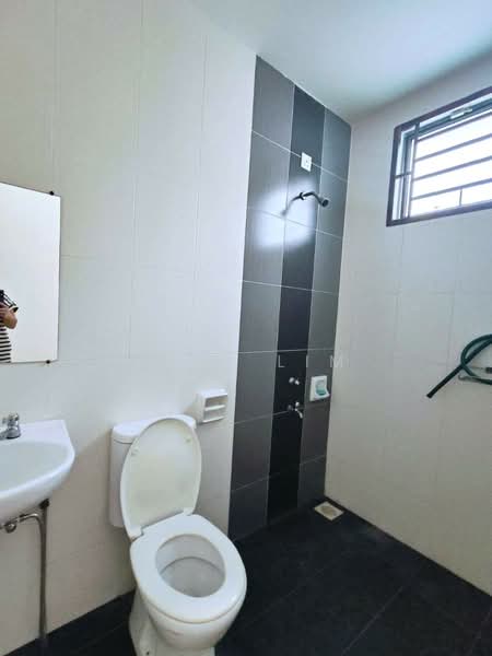 2-storey Terraced House for Sale in Taman Kempas Utama (Tebrau) - Karl Lim - Bathroom - PropertyGuru.com.my