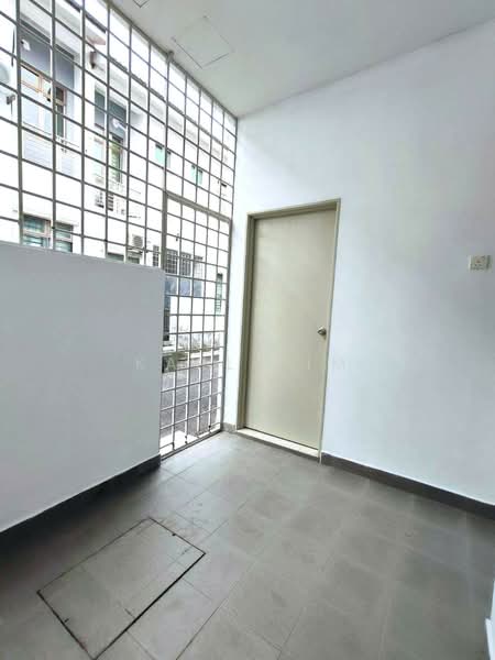 2-storey Terraced House for Sale in Taman Kempas Utama (Tebrau) - Karl Lim - Entrance - PropertyGuru.com.my