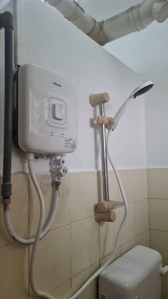 Flat for Rent at PPR Salak Selatan - Volster Leng - Bathroom - PropertyGuru.com.my