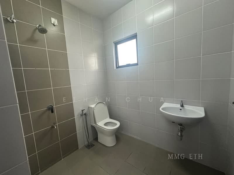 Rumah Teres 2 Tingkat untuk Disewa di Bandar Bukit Raja (Klang) - Ethan Chua - Bathroom - PropertyGuru.com.my