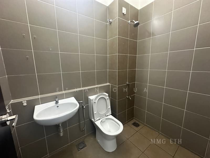 Rumah Teres 2 Tingkat untuk Disewa di Bandar Bukit Raja (Klang) - Ethan Chua - Bathroom - PropertyGuru.com.my