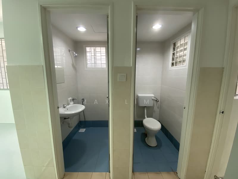 Rumah Flat untuk Dijual di Pangsapuri Seroja - Max Lim - Bathroom - PropertyGuru.com.my