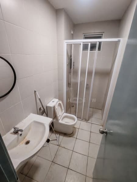 Service Residence for Rent at Meridin Bayvue Serviced Apartment - Lex Hiew - Bathroom - PropertyGuru.com.my
