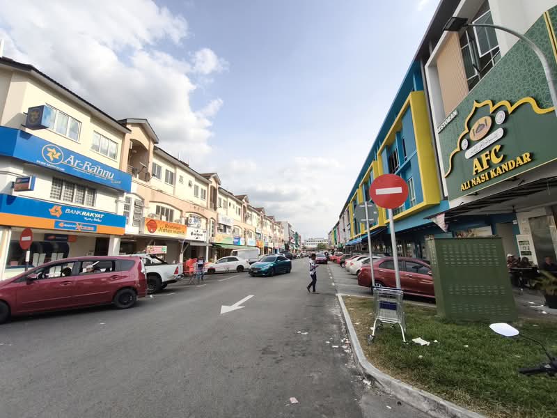 Shop for Rent in Bandar Tasik Puteri (Rawang) - SEAN TAN - Exterior - PropertyGuru.com.my