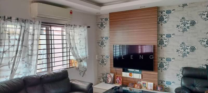 2-storey Terraced House for Rent in Taman Bukit Serdang (Seri Kembangan) - Volster Leng - Living Room - PropertyGuru.com.my