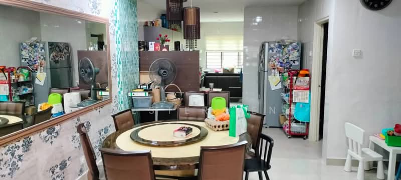 2-storey Terraced House for Rent in Taman Bukit Serdang (Seri Kembangan) - Volster Leng - Dining Room - PropertyGuru.com.my