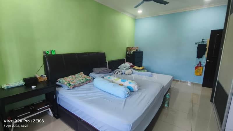 2-storey Terraced House for Sale in Taman Molek (Johor Bahru) - Jason Tan - Bedroom - PropertyGuru.com.my