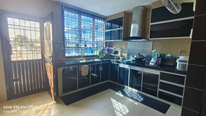 2-storey Terraced House for Sale in Taman Molek (Johor Bahru) - Jason Tan - Kitchen - PropertyGuru.com.my