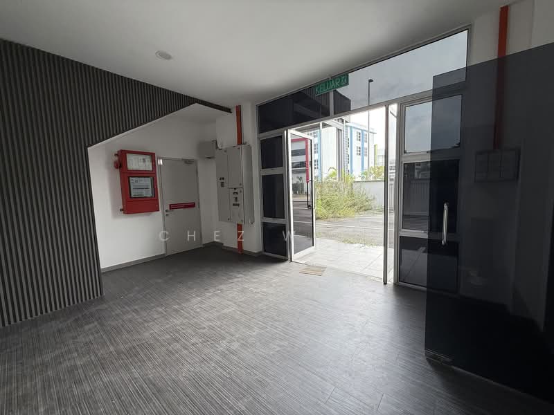 Kilang untuk Disewa di Puchong (Selangor) - Chez Wong - Entrance - PropertyGuru.com.my