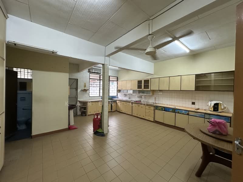 Rumah Teres 2 Tingkat untuk Dijual di Island Glades (Jelutong) - Karen Chew - Kitchen - PropertyGuru.com.my