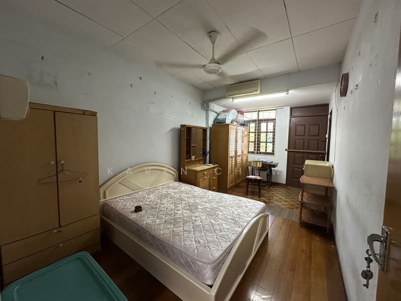 2-storey Terraced House for Sale in Gelugor (Penang) - Karen Chew - Bedroom - PropertyGuru.com.my