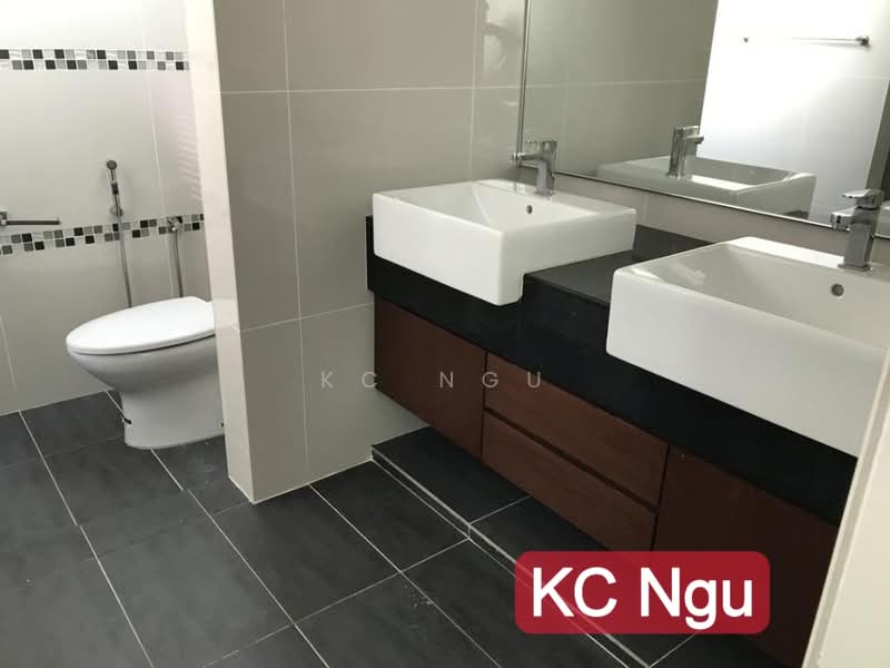 Rumah Teres untuk Dijual di Bandar Kinrara Seksyen 1 (Bandar Kinrara) - KC Ngu - Bathroom - PropertyGuru.com.my