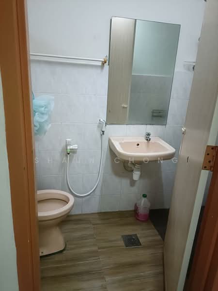 Pangsapuri untuk Disewa di Sri Ria Apartments - Shaun Chong - Bathroom - PropertyGuru.com.my