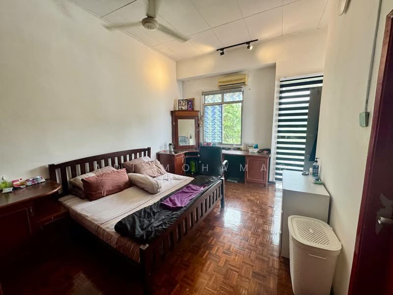 Semi-Detached House for Sale in Bukit Antarabangsa (Ulu Kelang) - Adi Mohamad - Bedroom - PropertyGuru.com.my