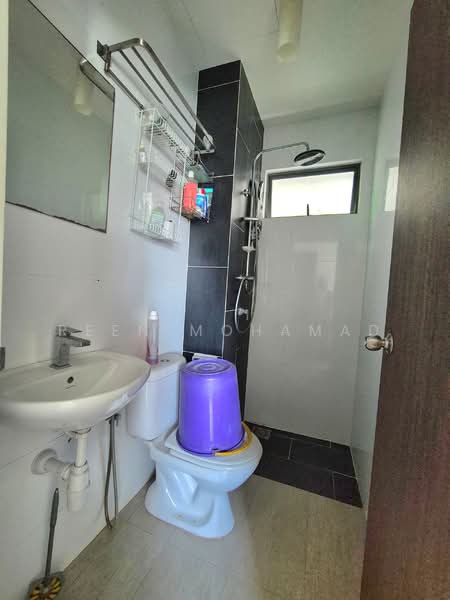 Servis Apartment untuk Dijual di Seasons Garden Residences - Reen Mohamad - Bathroom - PropertyGuru.com.my