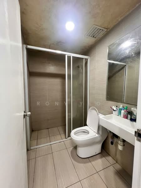 Servis Apartment untuk Dijual di Serviced Residence @ Fera Residence @ The Quartz WM - Rony Yeo - Bathroom - PropertyGuru.com.my