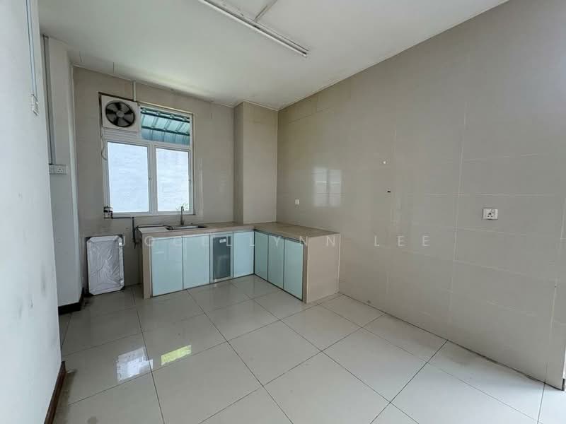 Rumah Teres 3 Tingkat untuk Dijual di Gelugor (Penang) - Jocellynn Lee - Kitchen - PropertyGuru.com.my