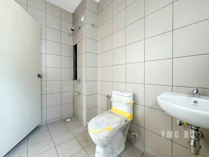 Rumah Teres 2 Tingkat untuk Dijual di Bandar Bukit Raja (Klang) - Raymond Choo - Bathroom - PropertyGuru.com.my