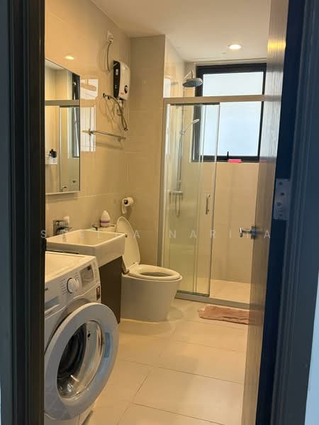 Kondominium untuk Disewa di Bay Point @ Country Garden Danga Bay - Stella Narita - Bathroom - PropertyGuru.com.my