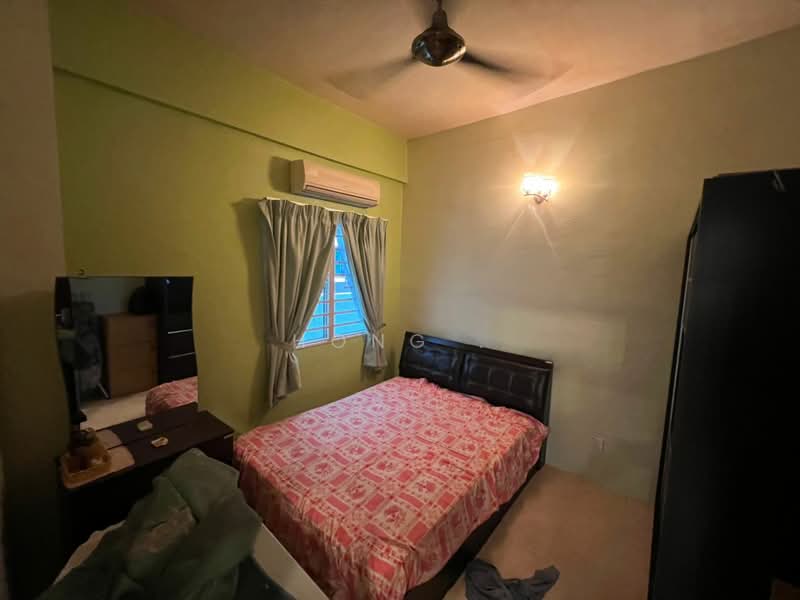Pangsapuri untuk Dijual di Sri Kristal - Hong . - Bedroom - PropertyGuru.com.my
