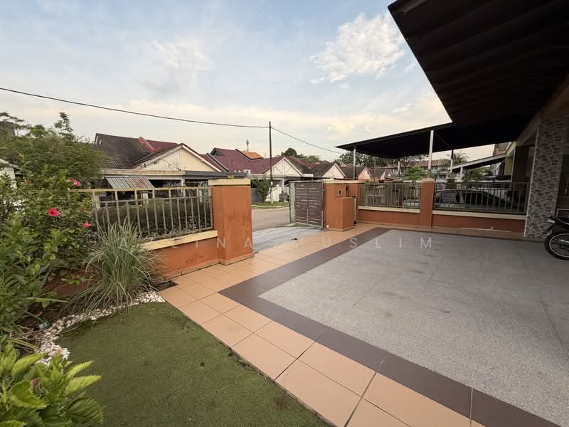 1-storey Terraced House for Sale in Taman Daya (Johor Bahru) - Azlina Muslim - PropertyGuru.com.my