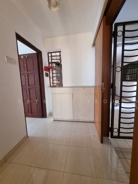 Condominium for Sale at Serina Bay - Raymond Teoh - Entrance - PropertyGuru.com.my