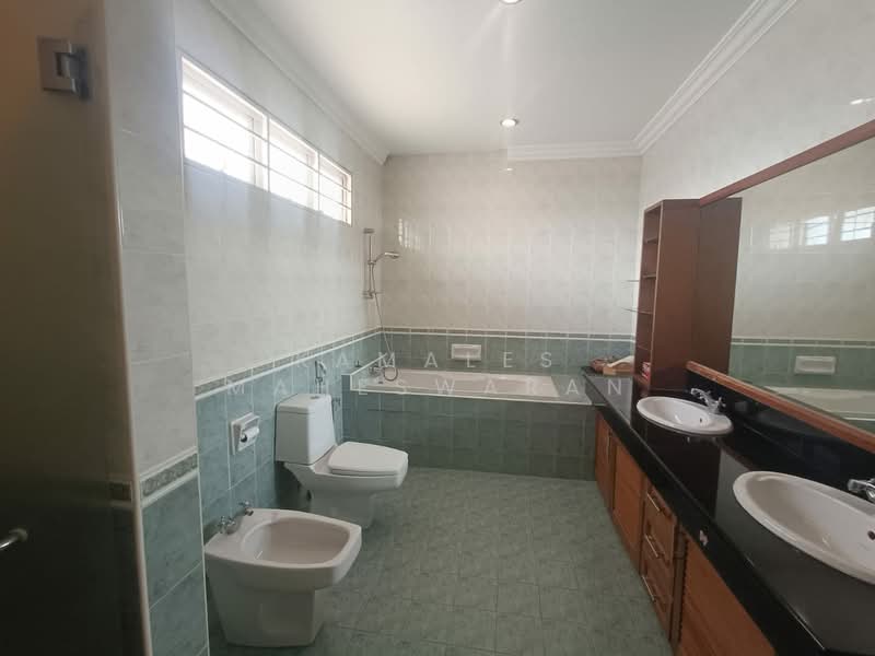 Semi-Detached House for Sale in Tropicana (Petaling Jaya) - Kamales Maheswaran - Bathroom - PropertyGuru.com.my