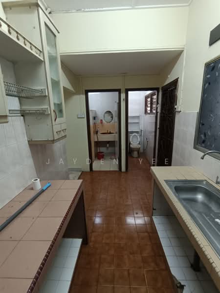 1-storey Terraced House for Sale in Jalan Klang Lama (Old Klang Road) (Kuala Lumpur) - Jayden Yee - Kitchen - PropertyGuru.com.my