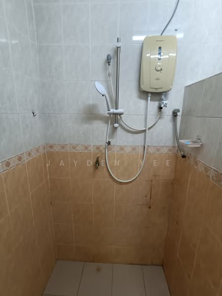 1-storey Terraced House for Sale in Jalan Klang Lama (Old Klang Road) (Kuala Lumpur) - Jayden Yee - Bathroom - PropertyGuru.com.my