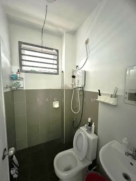 Rumah Teres 2 Tingkat untuk Dijual di Setia Tropika (Johor Bahru) - Karl Lim - Bathroom - PropertyGuru.com.my