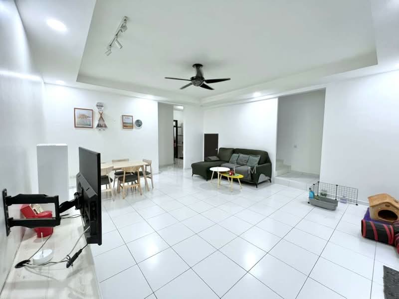Rumah Teres 2 Tingkat untuk Dijual di Setia Tropika (Johor Bahru) - Karl Lim - Living Room - PropertyGuru.com.my