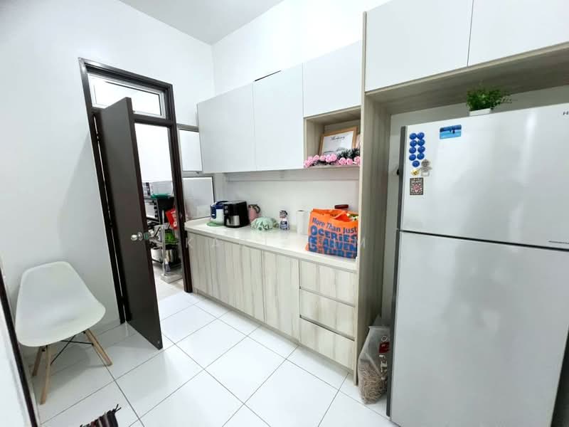 Rumah Teres 2 Tingkat untuk Dijual di Setia Tropika (Johor Bahru) - Karl Lim - Kitchen - PropertyGuru.com.my