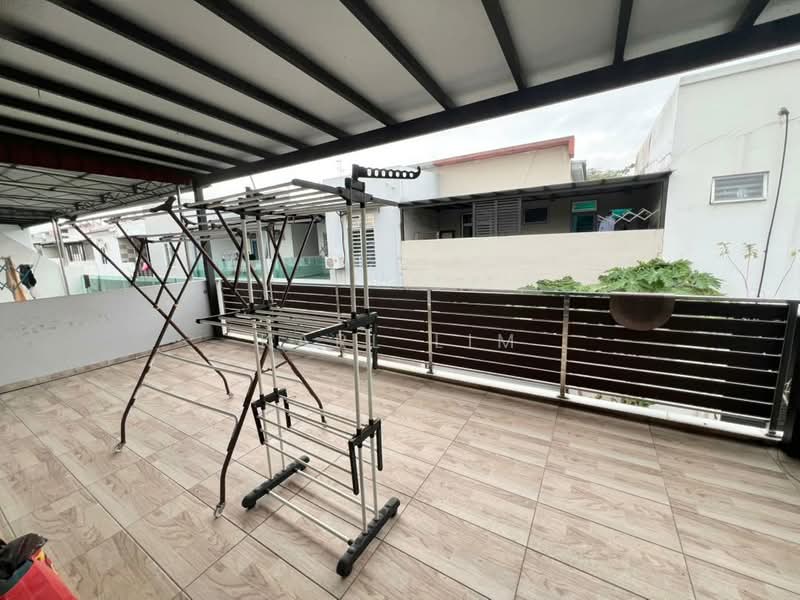 Rumah Teres 2 Tingkat untuk Dijual di Setia Tropika (Johor Bahru) - Karl Lim - Balcony - PropertyGuru.com.my