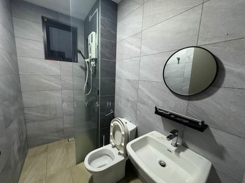 Kondominium untuk Disewa di Bennington Residences @ SkyArena - Alyshia Teo - Bathroom - PropertyGuru.com.my