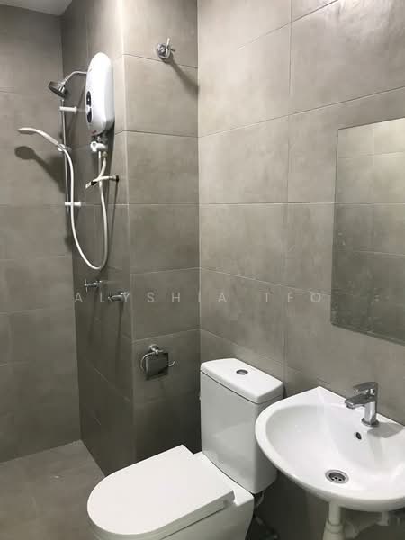 Servis Apartment untuk Disewa di KL Traders Square - Alyshia Teo - Bathroom - PropertyGuru.com.my