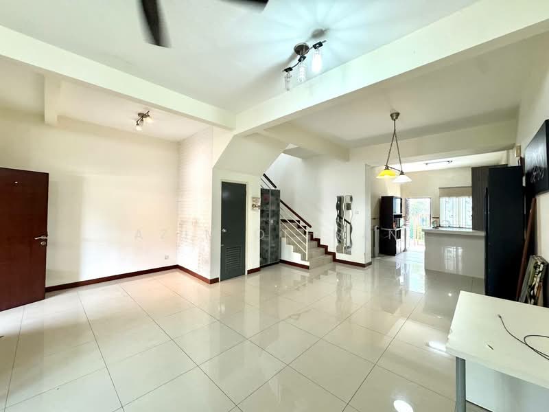 2-storey Terraced House for Sale in Shah Alam (Selangor) - Azim Othman - Living Room - PropertyGuru.com.my