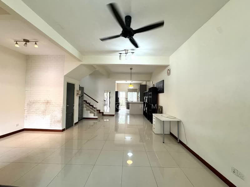 2-storey Terraced House for Sale in Shah Alam (Selangor) - Azim Othman - Living Room - PropertyGuru.com.my