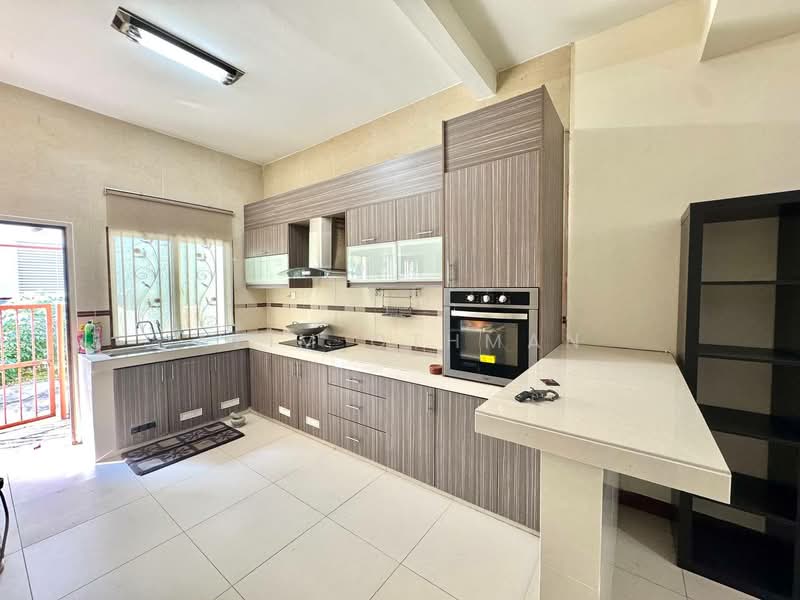 2-storey Terraced House for Sale in Shah Alam (Selangor) - Azim Othman - Kitchen - PropertyGuru.com.my