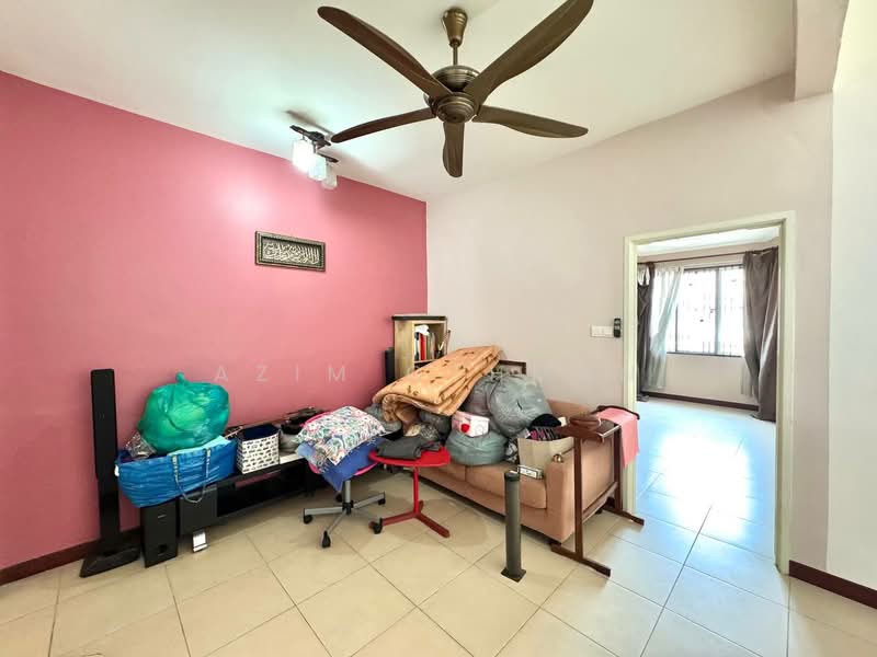 2-storey Terraced House for Sale in Shah Alam (Selangor) - Azim Othman - Living Room - PropertyGuru.com.my