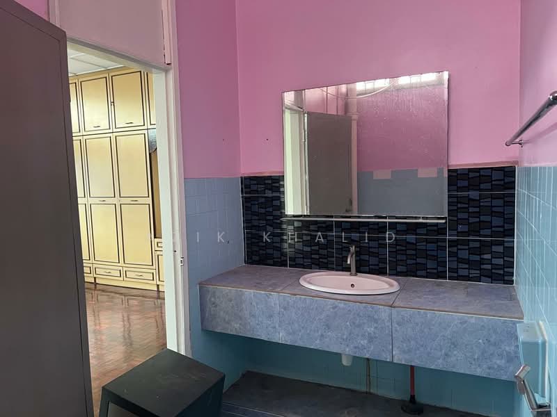 Bungalow for Sale in Bandar Tun Razak (Cheras) - Azik Khalid - Bathroom - PropertyGuru.com.my