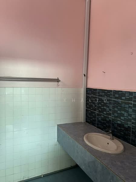 Bungalow for Sale in Bandar Tun Razak (Cheras) - Azik Khalid - Bathroom - PropertyGuru.com.my