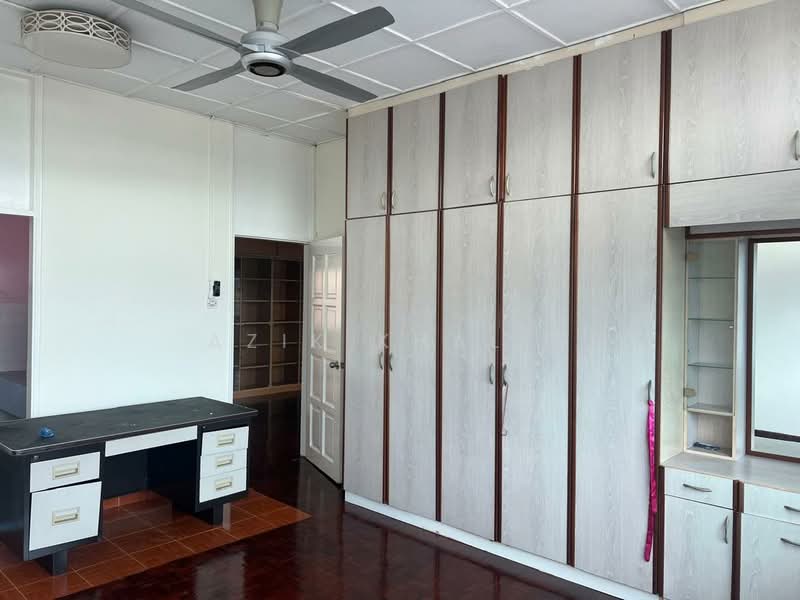 Bungalow for Sale in Bandar Tun Razak (Cheras) - Azik Khalid - Bedroom - PropertyGuru.com.my
