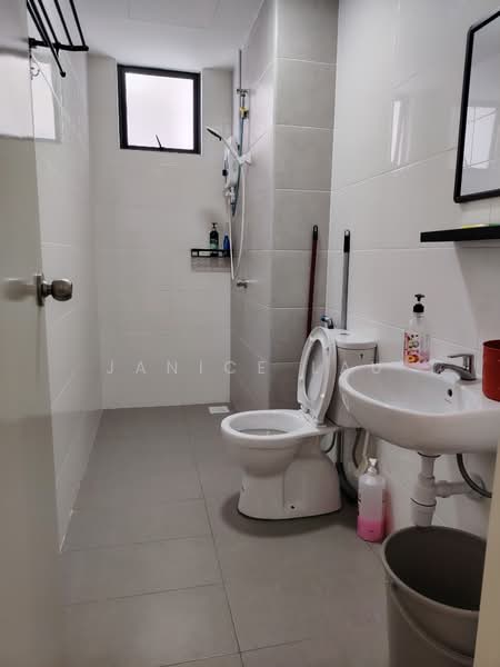 Service Residence for Rent at Topaz Residence - Janice Lau - Bathroom - PropertyGuru.com.my