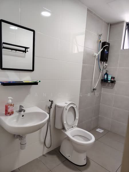 Service Residence for Rent at Topaz Residence - Janice Lau - Bathroom - PropertyGuru.com.my