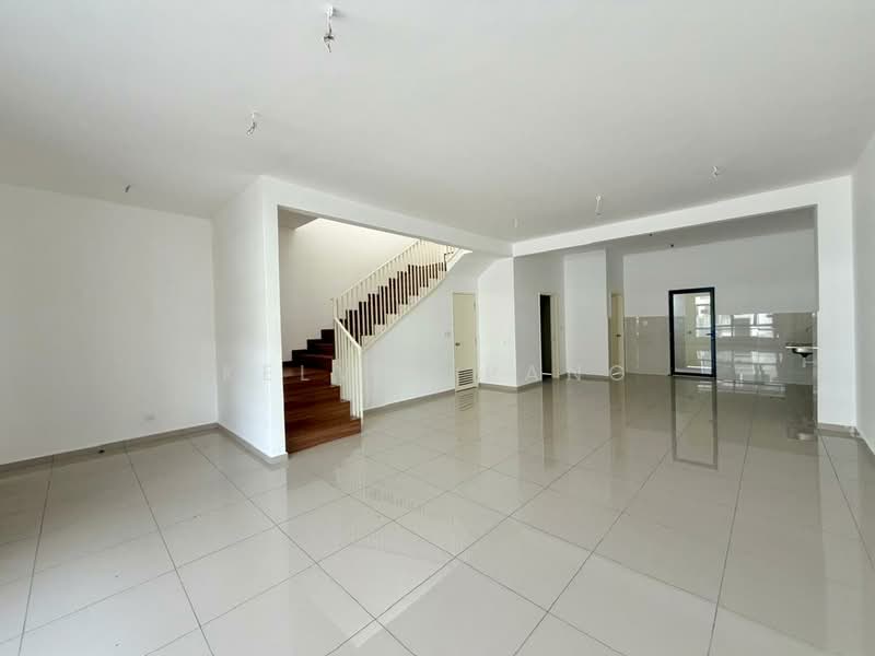 Rumah Teres 2 Tingkat untuk Disewa di Shah Alam (Selangor) - Kelvin Pang - Living Room - PropertyGuru.com.my