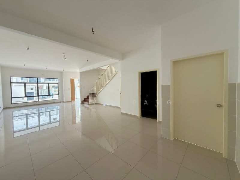 Rumah Teres 2 Tingkat untuk Disewa di Shah Alam (Selangor) - Kelvin Pang - Living Room - PropertyGuru.com.my