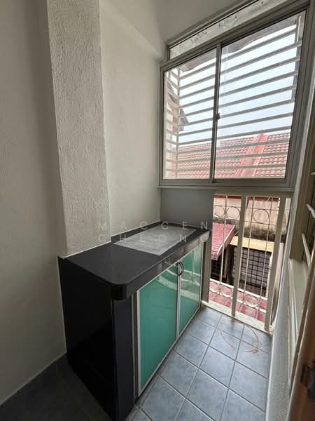 Untuk Disewa - Red Ruby