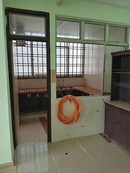 Pangsapuri untuk Dijual di Kipark Apartment - Maggie Lee - Kitchen - PropertyGuru.com.my
