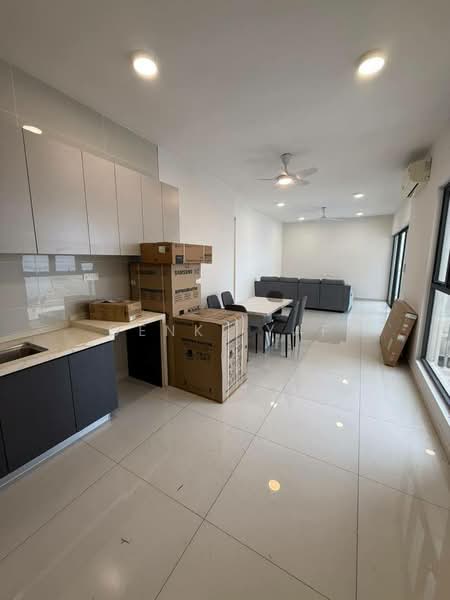 Kondominium untuk Disewa di Kings Bay @ Country Garden Danga Bay - Genki Yap - Living Room - PropertyGuru.com.my