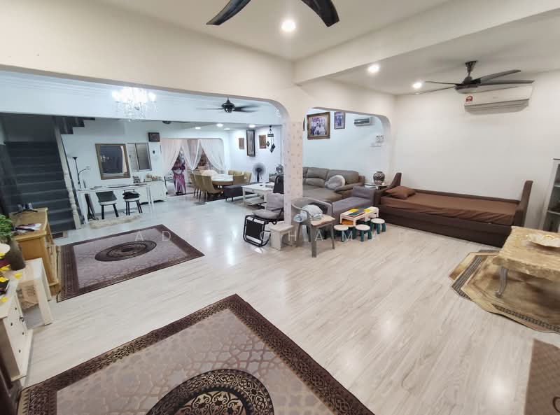 Rumah Teres 2 Tingkat untuk Dijual di Taman Selayang Indah (Selayang) - Adi Mohamad - Living Room - PropertyGuru.com.my